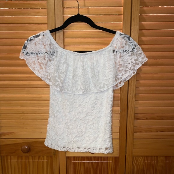 Lacey White Top - Picture 2 of 3